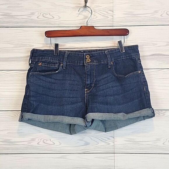 Denizen from Levi's Pants - Denizen by Levi's modern shorts blue denim Women's Size 34" waist